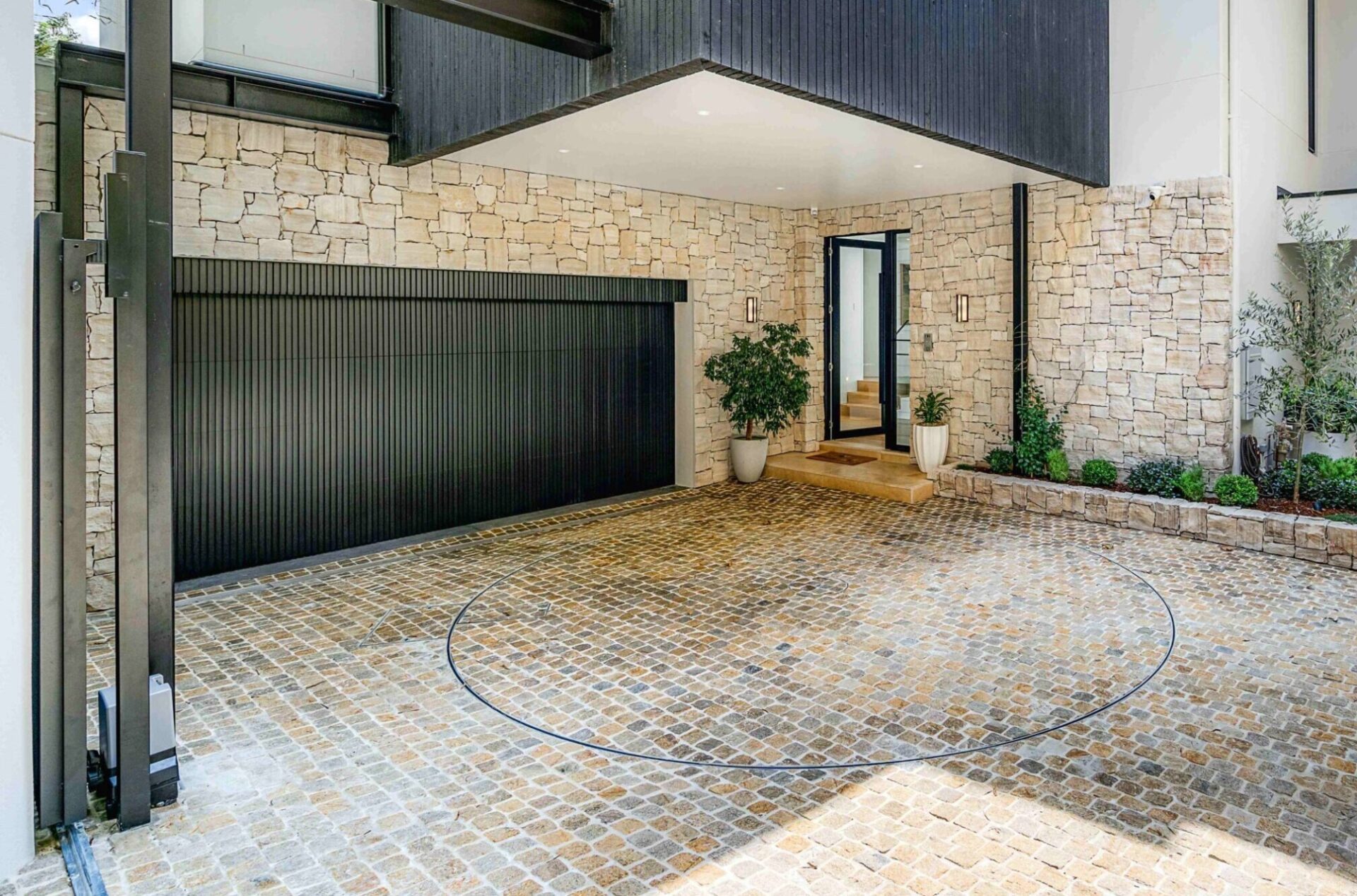 Tiger Quartz Cobblestone Ref 01