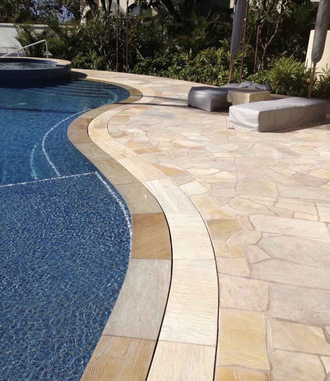 Vita Aurea Quartz Crazy Pave Lifetsyle