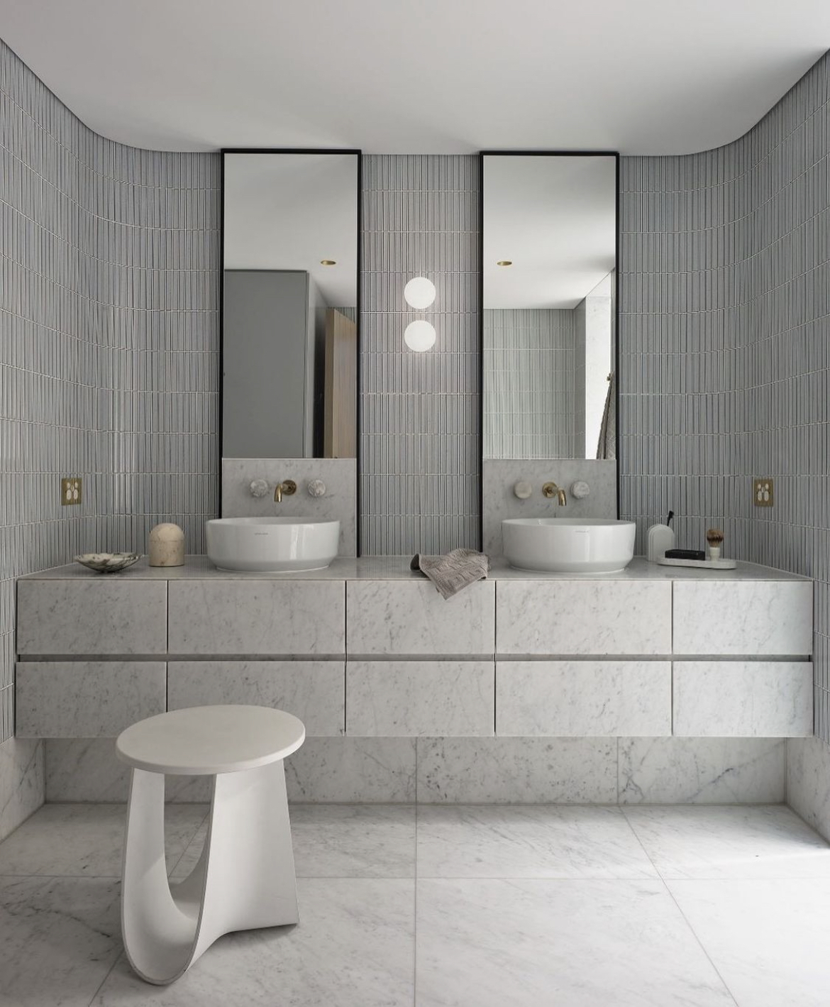 Stacked ref antique grey 1