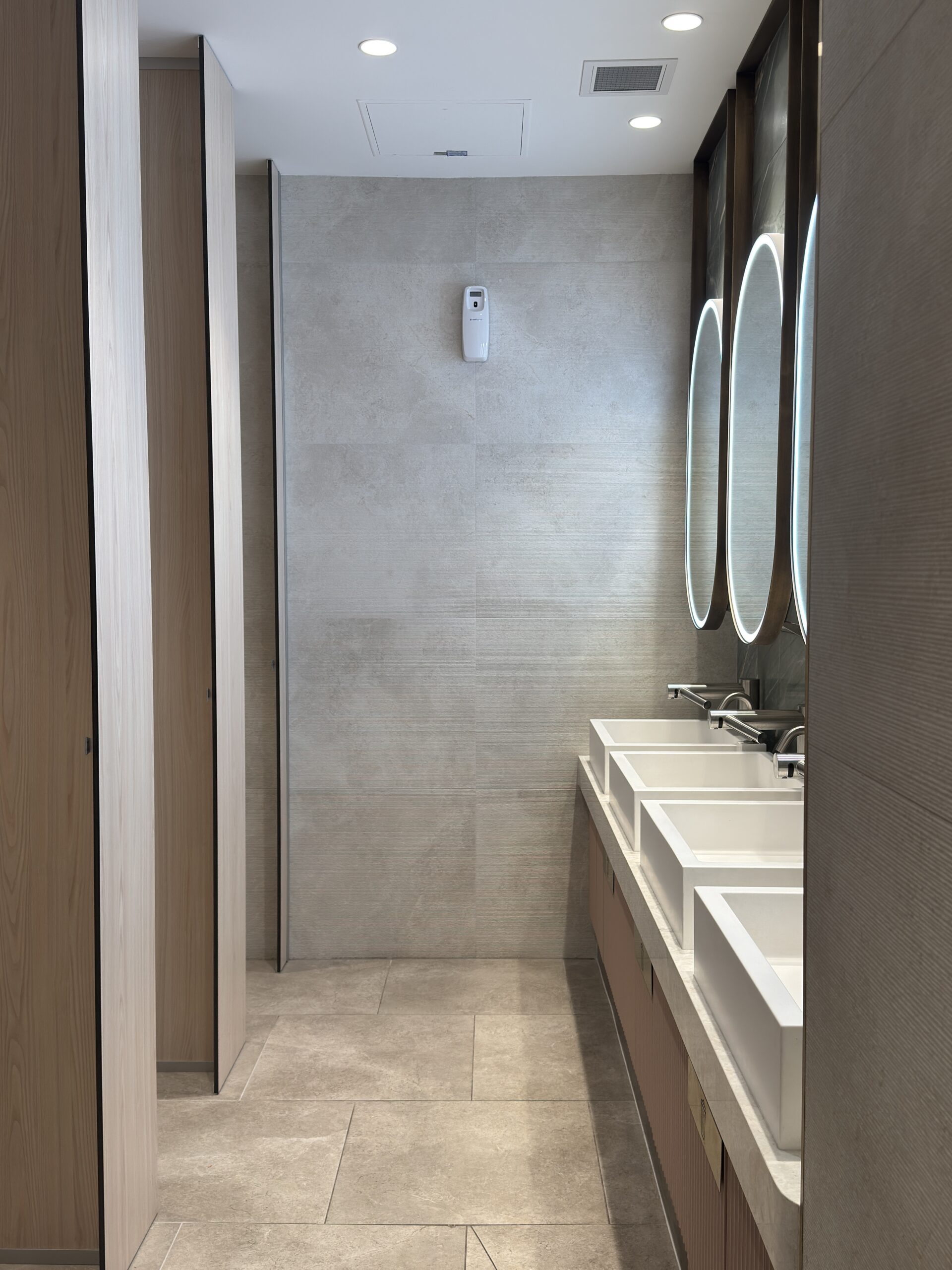 Bathroom 1 Womens